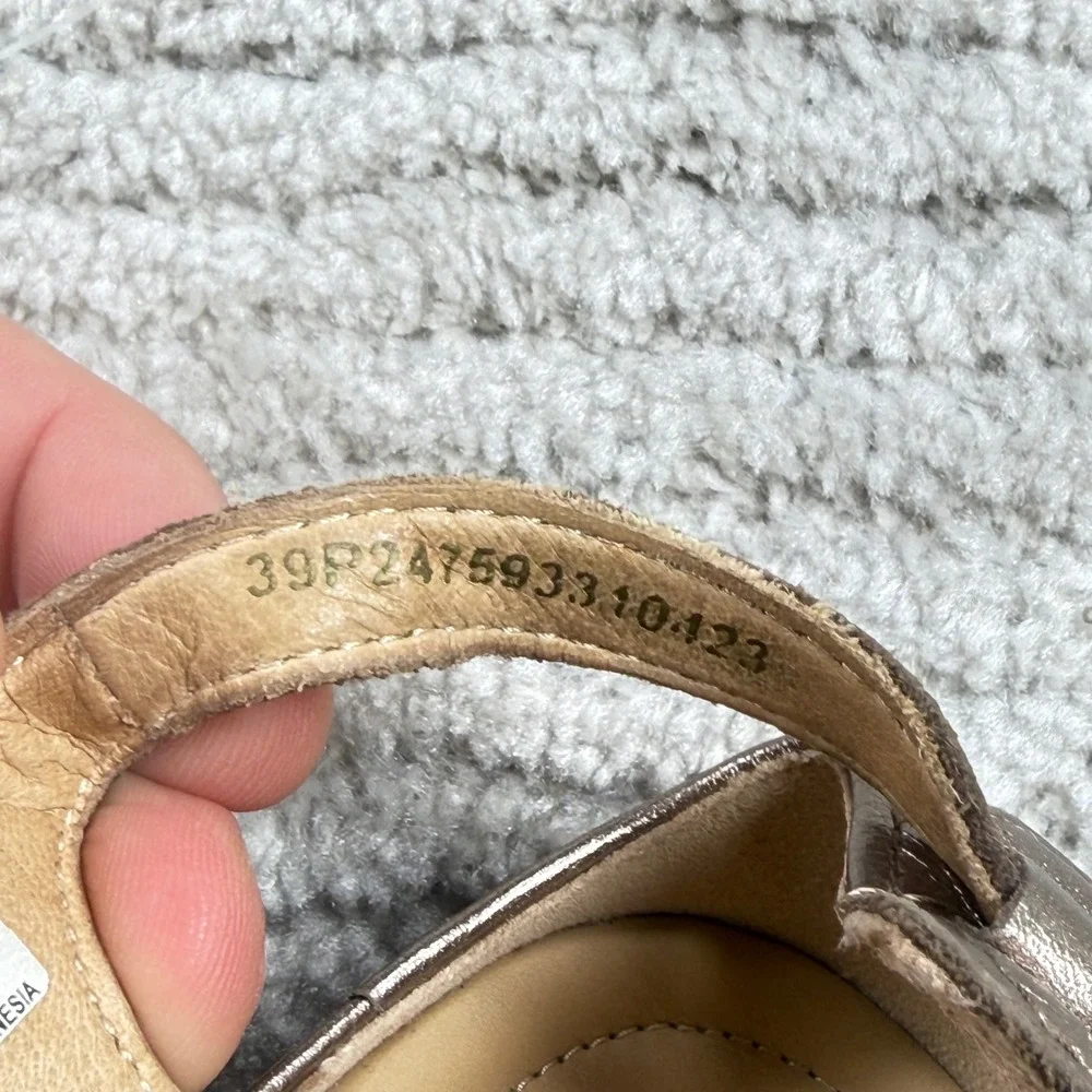 Ecco these wedge